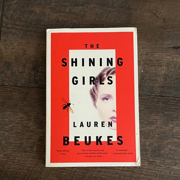 Other - The Shining Girls by Lauren Beukes Book